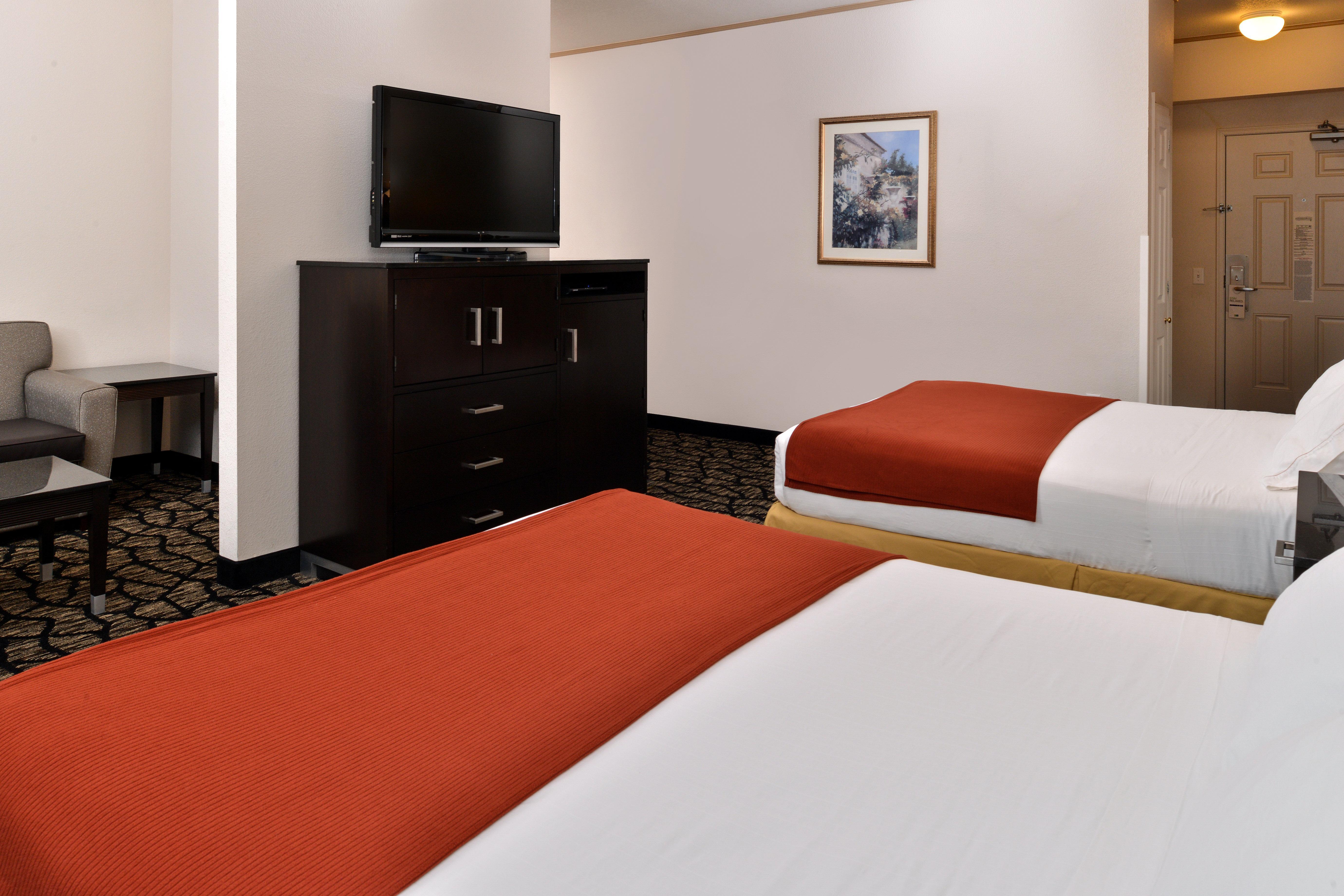 Holiday Inn Express & Suites Tacoma South - Lakewood By Ihg מראה חיצוני תמונה
