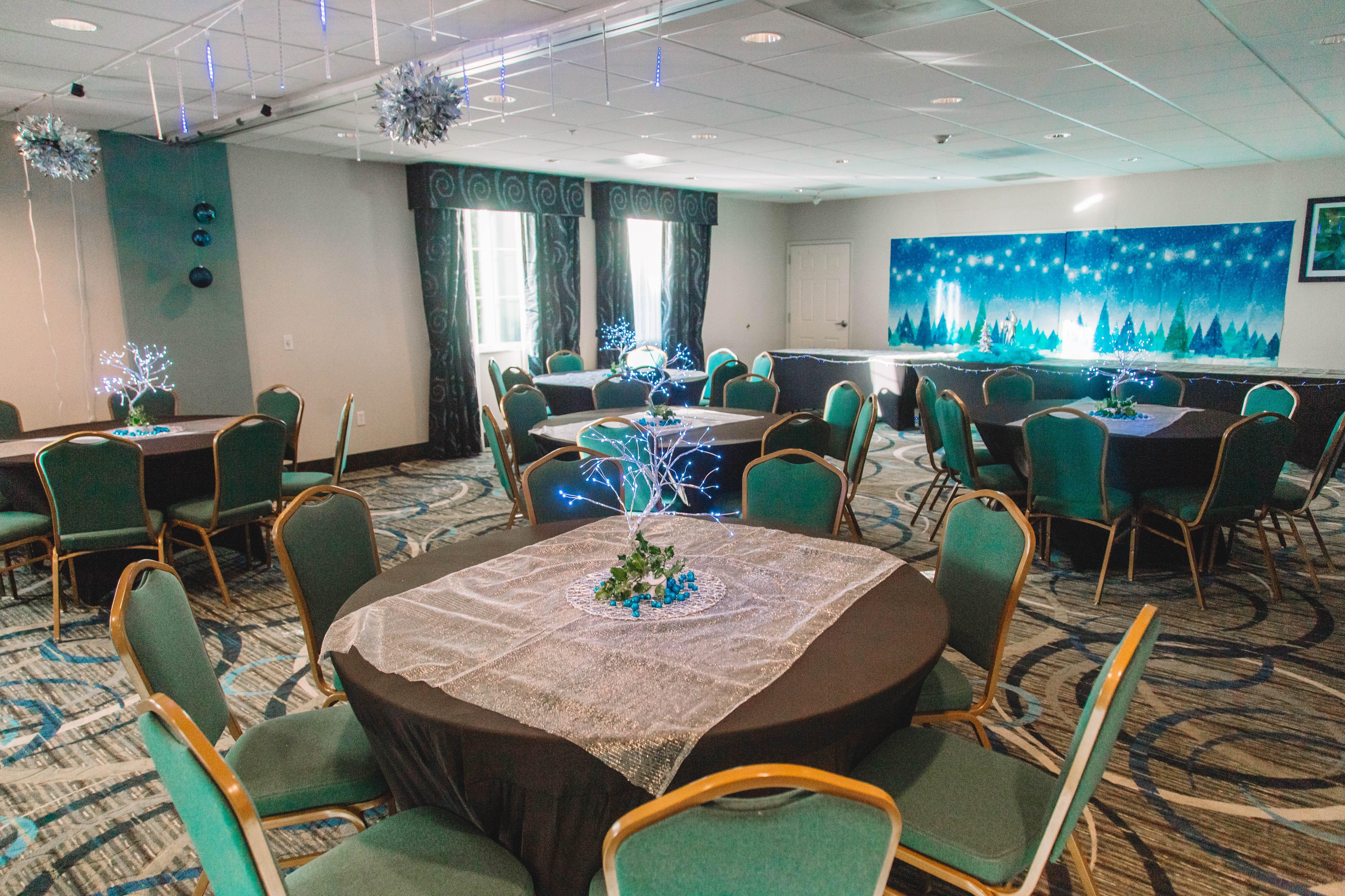 Holiday Inn Express & Suites Tacoma South - Lakewood By Ihg מראה חיצוני תמונה