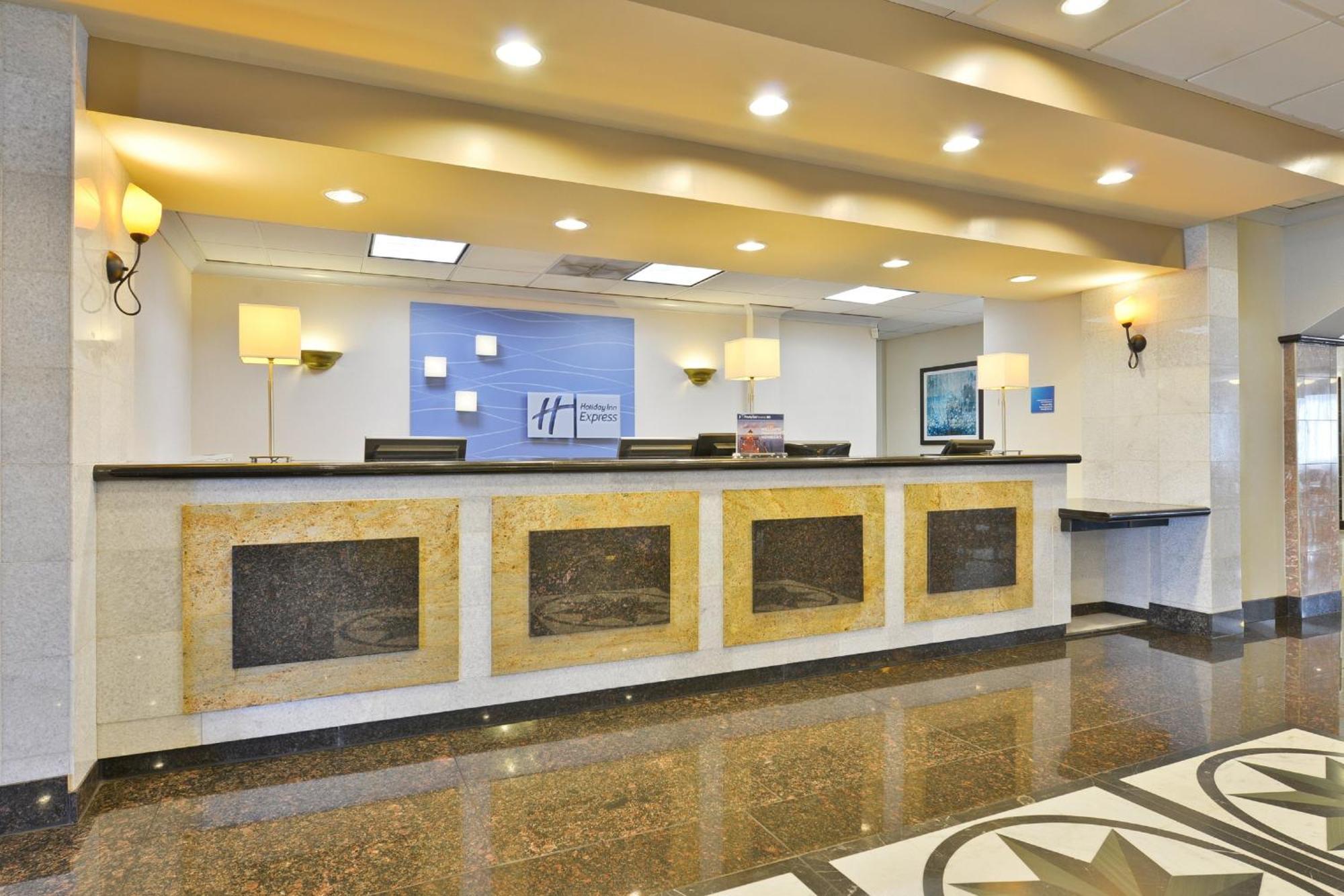 Holiday Inn Express & Suites Tacoma South - Lakewood By Ihg מראה חיצוני תמונה