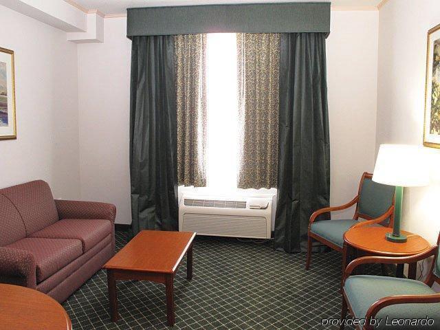Holiday Inn Express & Suites Tacoma South - Lakewood, An Ihg Hotel חדר תמונה