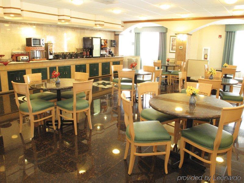 Holiday Inn Express & Suites Tacoma South - Lakewood By Ihg מסעדה תמונה
